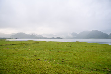 打乒乓球发球时手腕会晃